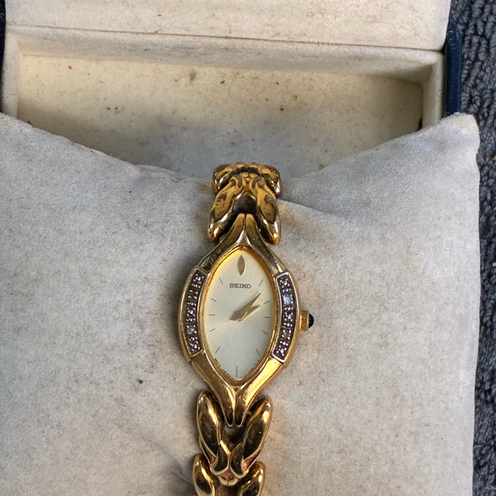 Vtg Seiko Women 4N00-6709 Diamond Gold Tone Quartz 18mm Watch New Battery
